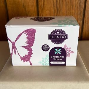 NIB/NWOT Scentsy Berry Blessed Fragrance Flower